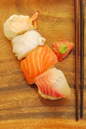 nigiris寿司饭鲑鱼