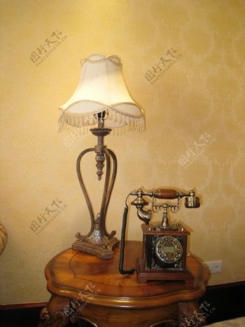 豪华欧式室内摄影台灯电话图片