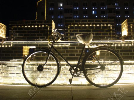 自行车剪影图片