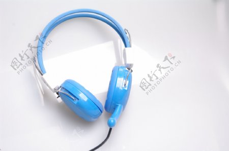 蓝色大耳机图片