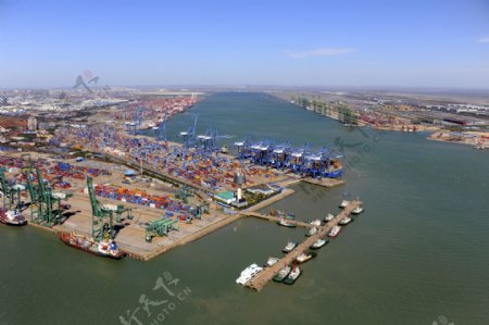 天津港口图片