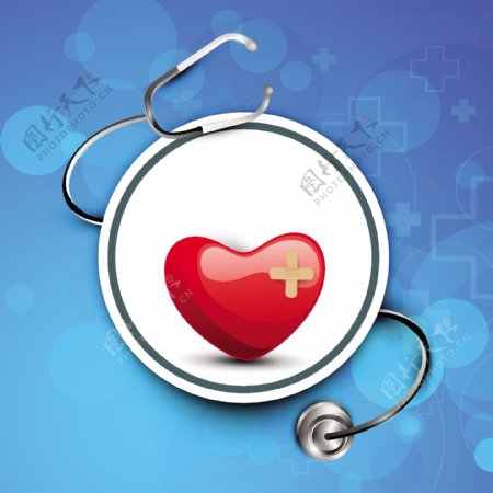 红色的心和sethescope医学概念在蓝色的背景