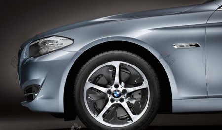 全新BMW高效混合动力5系前车图片