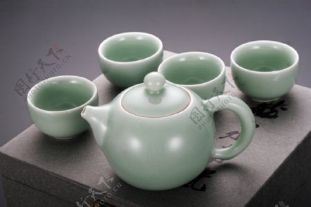 青瓷茶具图片