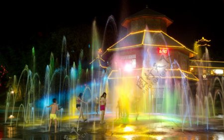 温泉喷泉广场图片