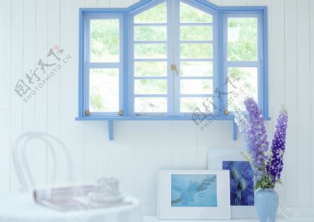 清新淡雅窗户鲜花画册室内设计图片
