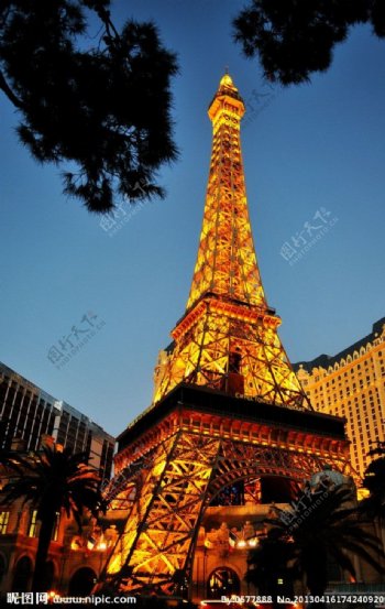 法国铁塔夜景图片