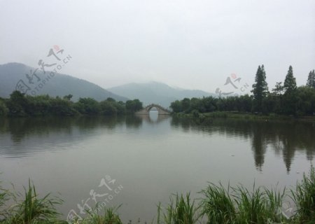 杭州湘湖雨后风景图片