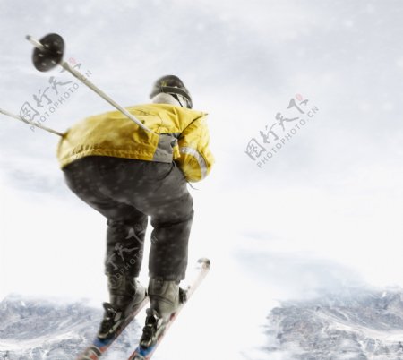 唯美滑雪运动员图片