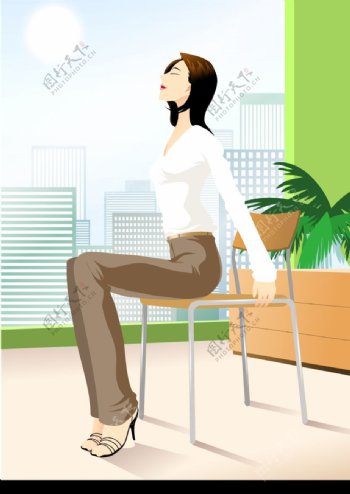 坐在椅子锻炼的女人图片