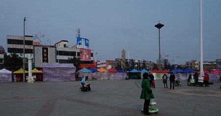 节日的广场图片