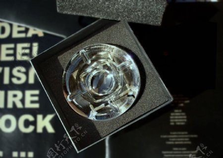 水晶玻璃烟灰缸图片