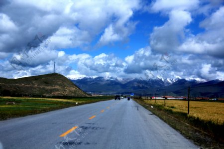 高原藏区公路素材图片