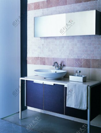 高贵蓝浴室柜图片