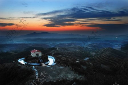 清西陵的清晨图片
