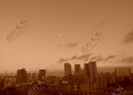 现代城市黄昏傍晚高楼大厦图片
