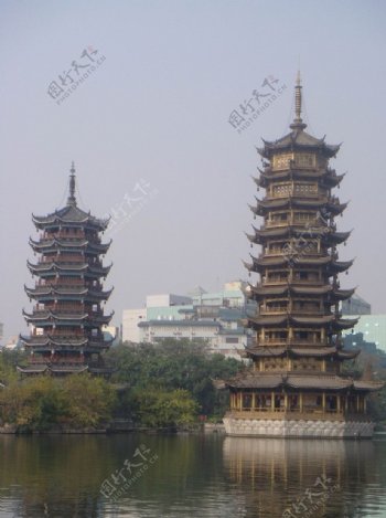 桂林铜塔图片