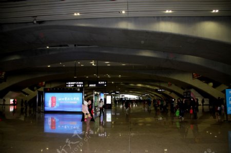 广州南站人行通道图片