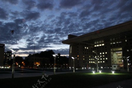 北京师范大学主楼夜景图片