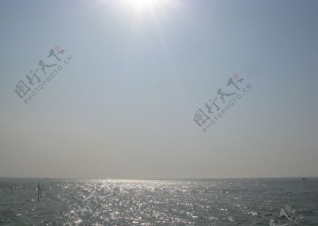 海上日光图片