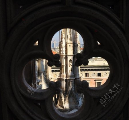 意大利米兰杜莫大教堂屋顶窗户图片