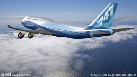 大飞机747飞在天空图片