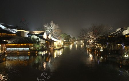 江南水乡夜景图片