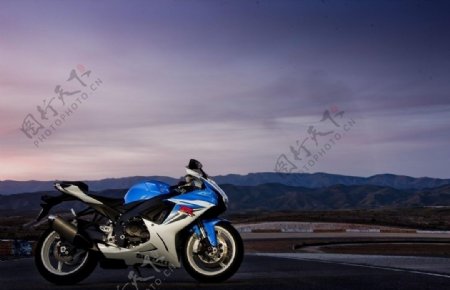 铃木2011GSXR600摩托车图片