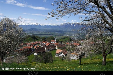 奥地利福拉尔贝格州弗拉克塞尔恩村景色图片