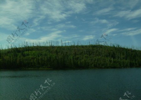 湖岸美景图片