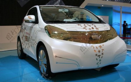 丰田燃料电池特别版轿车图片