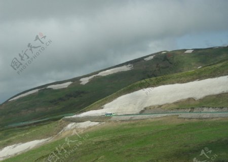 长白山高山苔原带积雪环保车图片