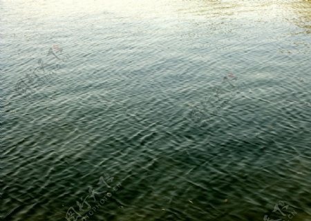 湖面波纹图片
