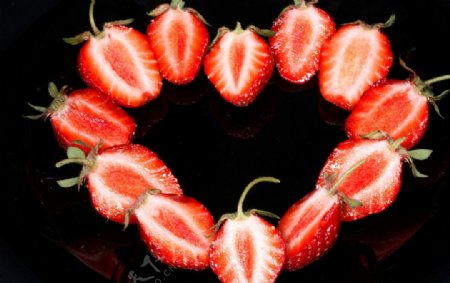 心型草莓图片