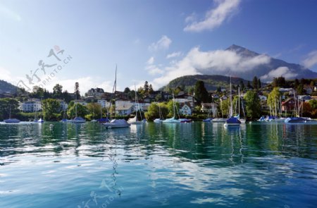 瑞士小镇水景图片