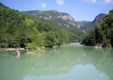 九龙谷之湖光山色图片