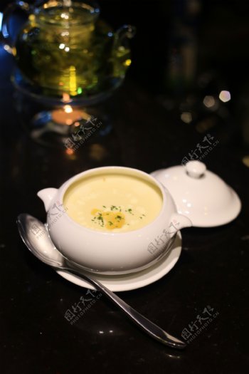 西式汤奶油蘑菇汤图片