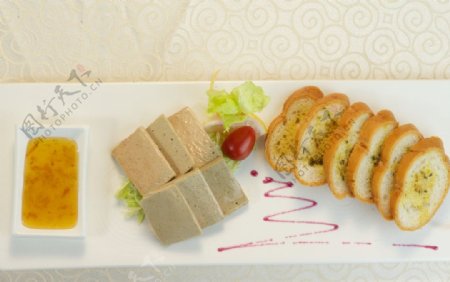 法式鹅肝酱烙面包图片