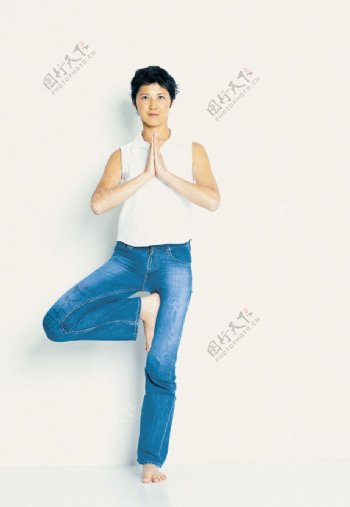 瑜伽女人pose图片