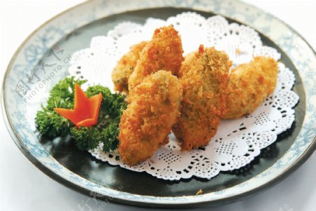 日本料理炸鸡翅图片