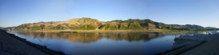 鸭绿江对岸朝鲜山脉图片