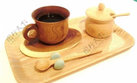 原木咖啡餐具图片