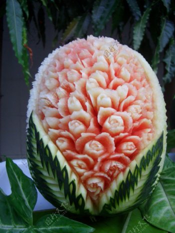蔬果生果水果雕刻示范艺术食材花工艺精湛陈列展品展示玫瑰叶图片
