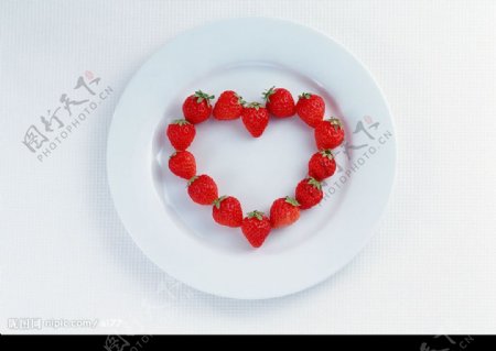 心形草莓图片