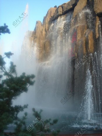 瀑布喷泉图片