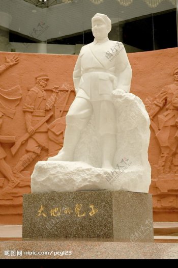 邓小平雕像图片