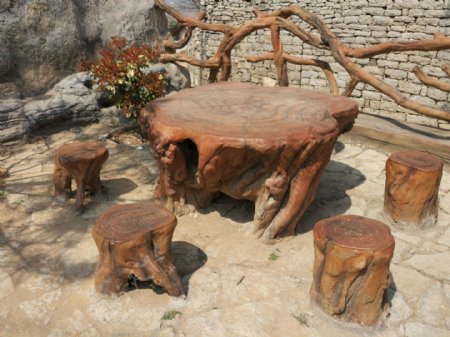 木雕桌凳休闲桌凳村落一角