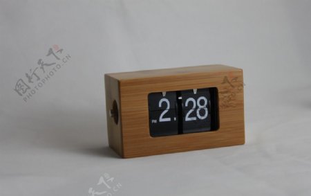 木盒子翻页创意钟表