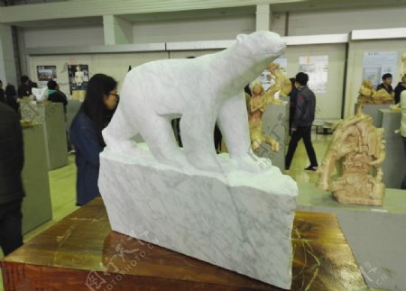 白熊大理石雕塑