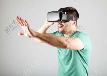 VR穿戴设备